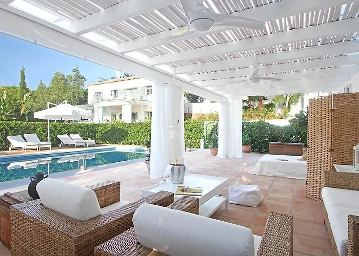 B&B Casa Luna Verde 마르베야